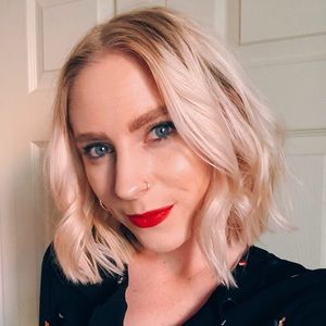 Meet your Posher, Caitlin